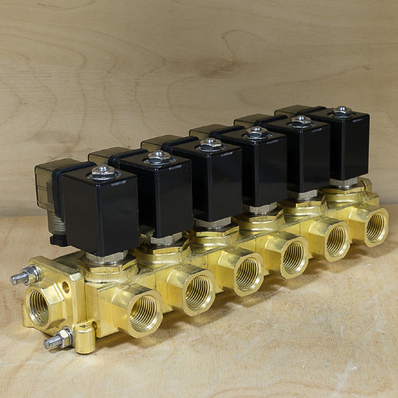 Электромагнитный коллектор G1/2" x 6 G 1/2", DN10 SM88636 Электромагнитный коллектор G1/2" x 6 G 1/2", DN10 SM88636